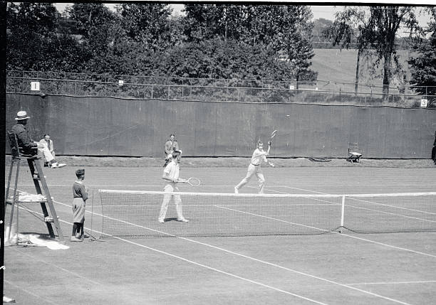 双手反拍与单手反拍:击球点选择对稳定性的影响