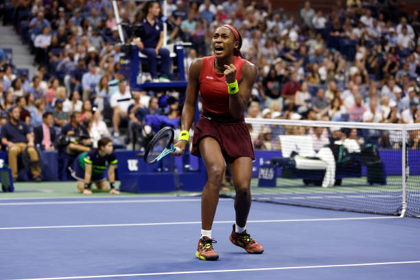 网球场尺寸与面积：业余与职业比赛标准对比