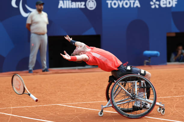 网球网高度对比赛的影响