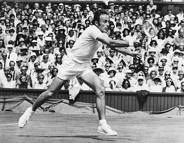 网球比赛中放小球战术的应用与时机选择