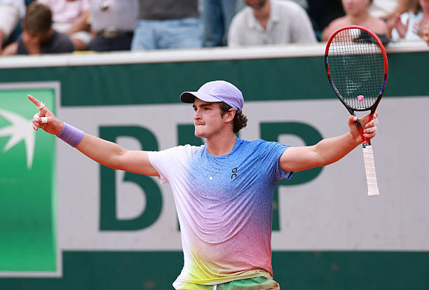 2021温网混战回顾:雨水干扰下的精彩补赛集锦