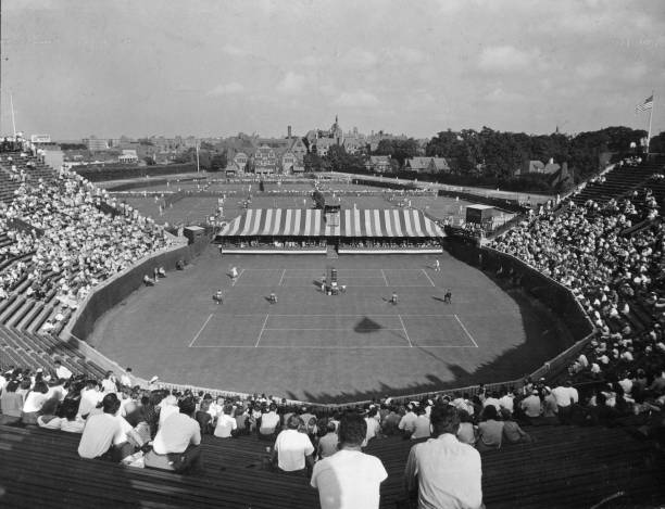 网球赛程速递：何金昌下一轮对阵强敌，谁能胜出？