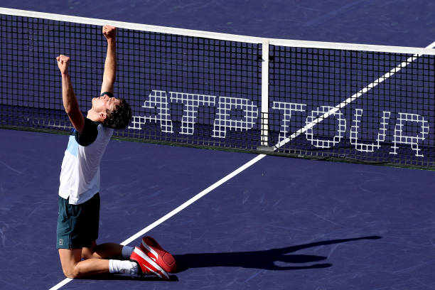 运动鞋种类科普：网球鞋的特殊性在哪里？