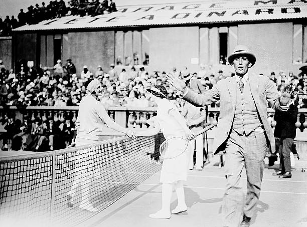 网球比赛中的平分与占先规则说明