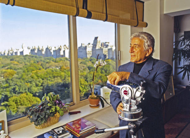 图解网球旋球发球：如何通过身体旋转增加球速与旋转