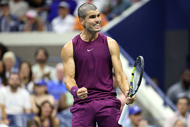 网球运动员郑钦文:年龄、身高与未来潜力