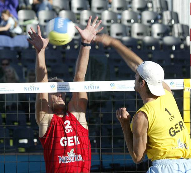 初学者必看:6人排球基本站位图解与说明