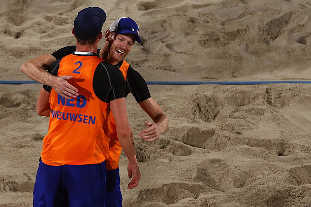 排球场地布局:从队员到观众的全方位位置标注