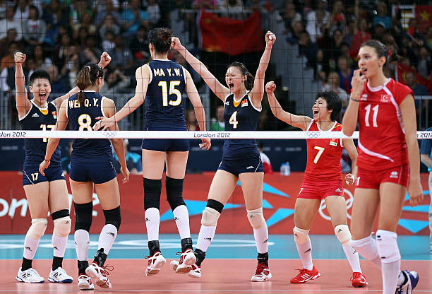 排球二传手必备:精准传球与战术手势教学