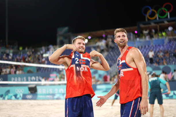 排球发球踩线规则详解：如何准确判断是否违例？