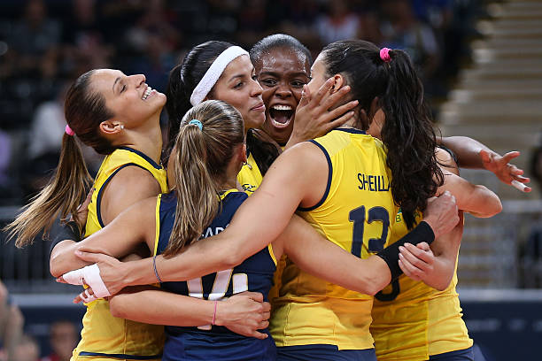 避免常见错误：排球正确打法与错误示范对比