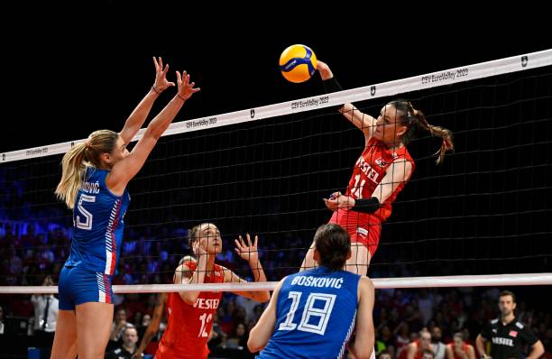 排球比赛边裁手势大全:规则、动作与常见误区