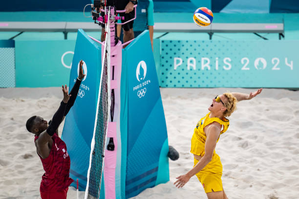 夏日沙滩排球狂欢:业余高手精彩对战