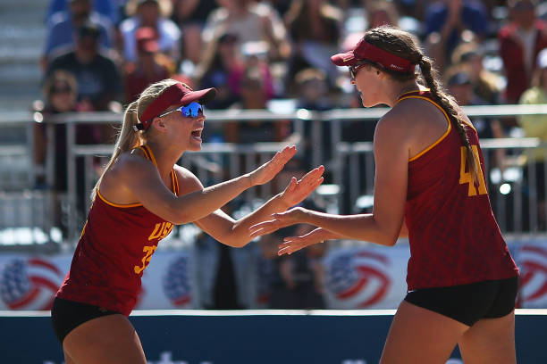 排球垫球发力技巧:如何用身体带动手臂完成稳定击球