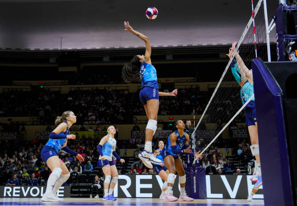 高中排球战术教学：进攻与防守策略教案详解