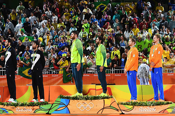 图解排球扣球动作:如何提高攻击力与准确性