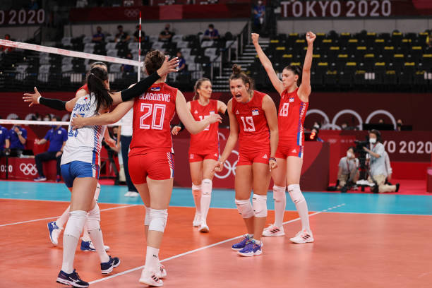 排球场的网高和网宽是多少?