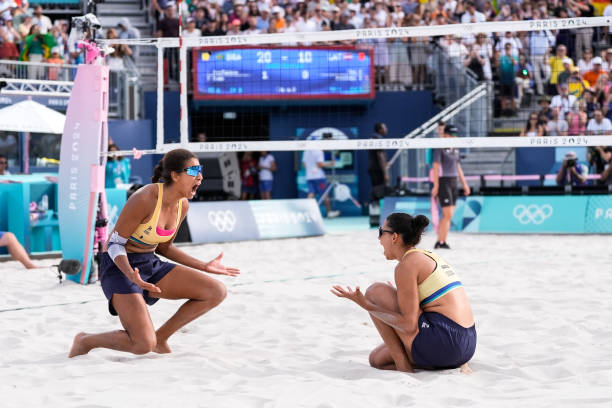 如何正确测量和标记排球场地:实用划线指南