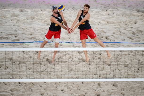 高效练习排球颠球:正确姿势示范与常见问题解答