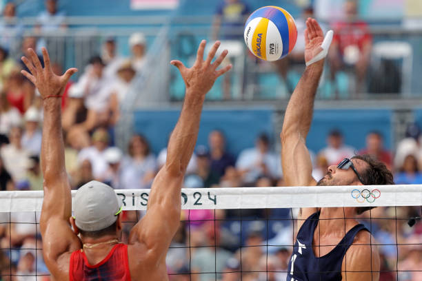 浙江中考排球垫球满分标准及评分规则