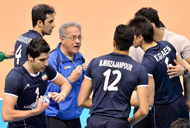 排球垫球动作要领口诀详解，新手必看！