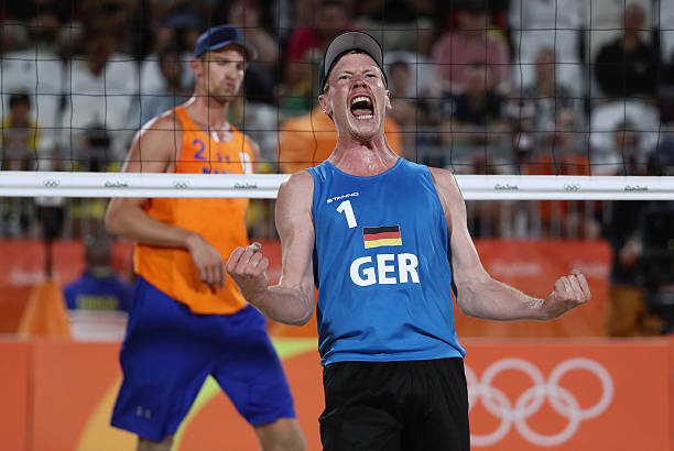 排球保养:正确打气延长使用寿命