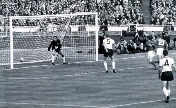 J罗2014年世界杯成名作:那记完美世界波