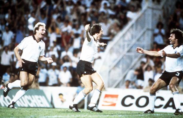 预选赛焦点战役回顾:经典对决与精彩进球