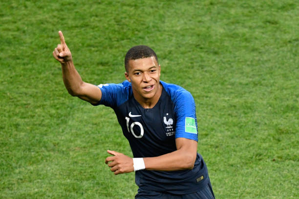 世界杯年份记忆:哪些年份见证了足球的辉煌?