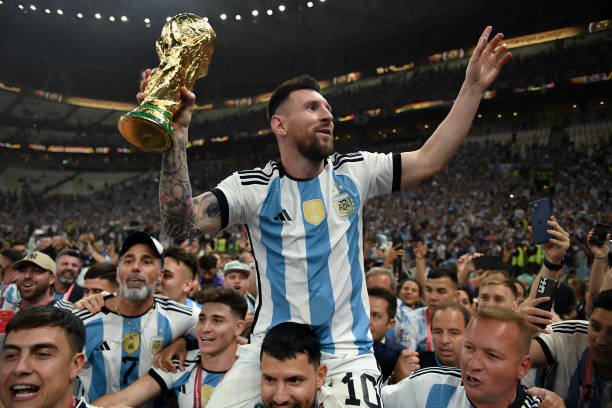 历届世界杯场馆与城市：标志性比赛场地的回顾