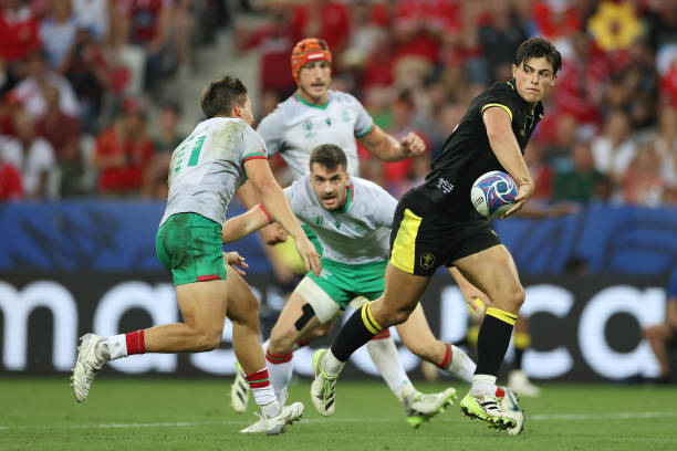 罗纳尔多02世界杯对阵德国决赛的两个关键进球