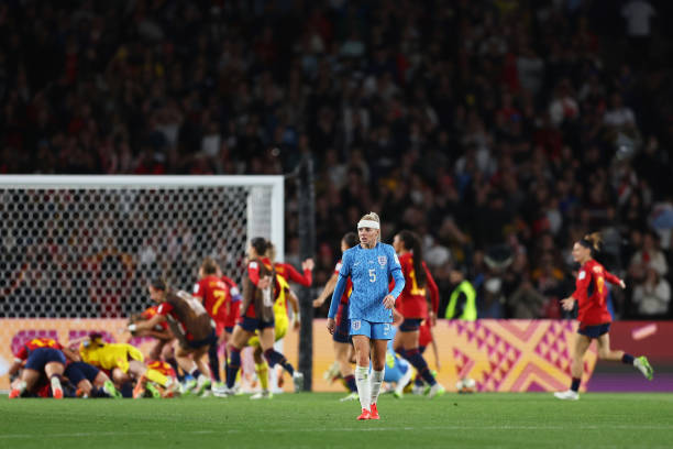 从禁区外到球网:世界杯最远世界波盘点