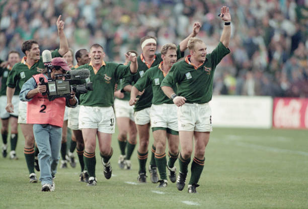 国足2026世预赛赛程详解：主客场时间、对手实力及晋级形势