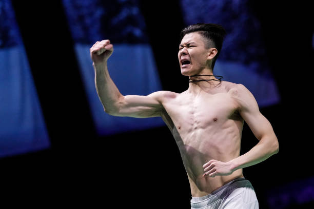 尤尼克斯VS李宁：羽毛球拍性能大比拼，谁更胜一筹？